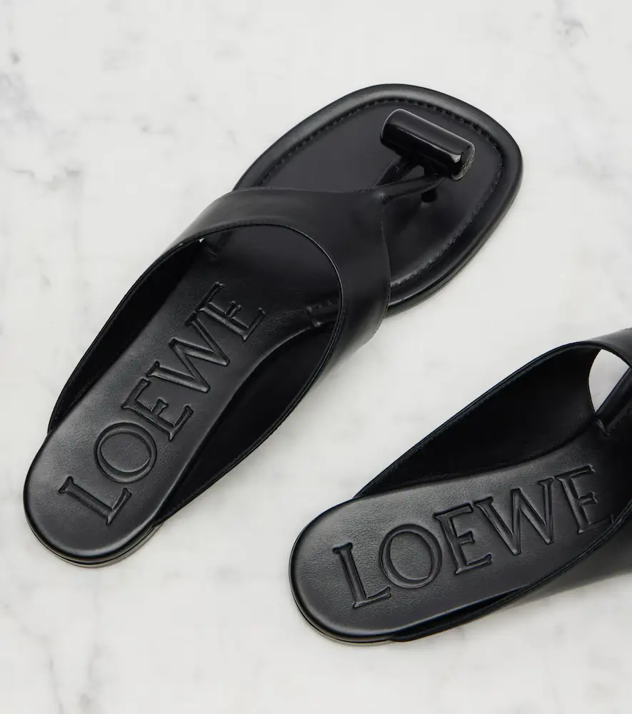 Loewe Toggle leather thong sandals | Thumbnail 4