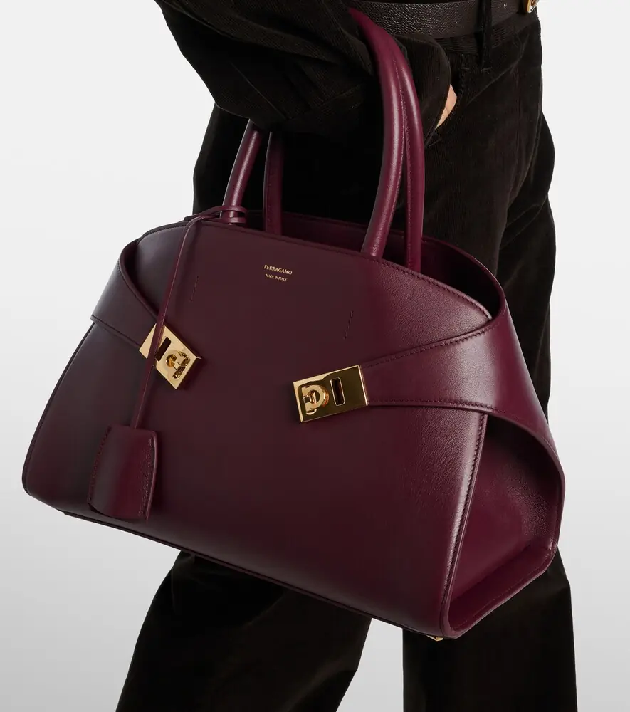 Ferragamo Hug Medium leather tote bag | Thumbnail 5 Ferragamo Hug Medium leather tote bag | Thumbnail 5