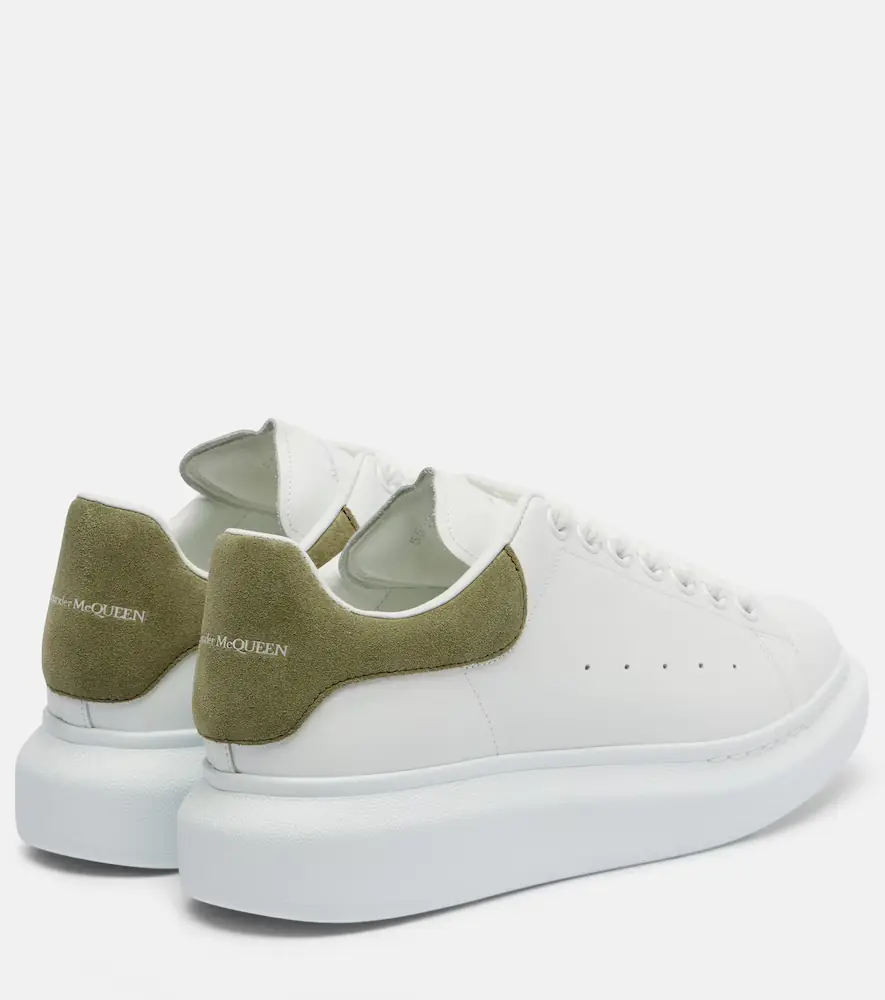 Alexander McQueen Oversized leather sneakers | Thumbnail 3