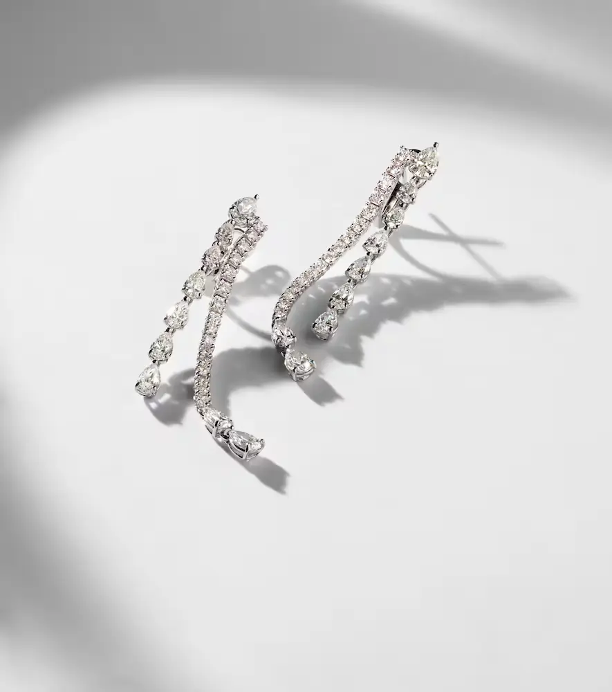 Bucherer Fine Jewellery Diamond Twist 18kt white gold drop earrings with diamonds | Thumbnail 5 Bucherer Fine Jewellery Diamond Twist 18kt white gold drop earrings with diamonds | Thumbnail 5