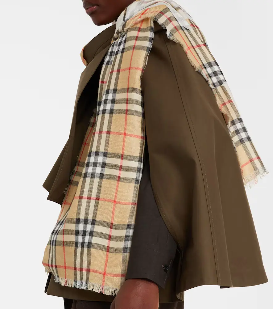 Burberry EKD Check wool and silk scarf | Thumbnail 5