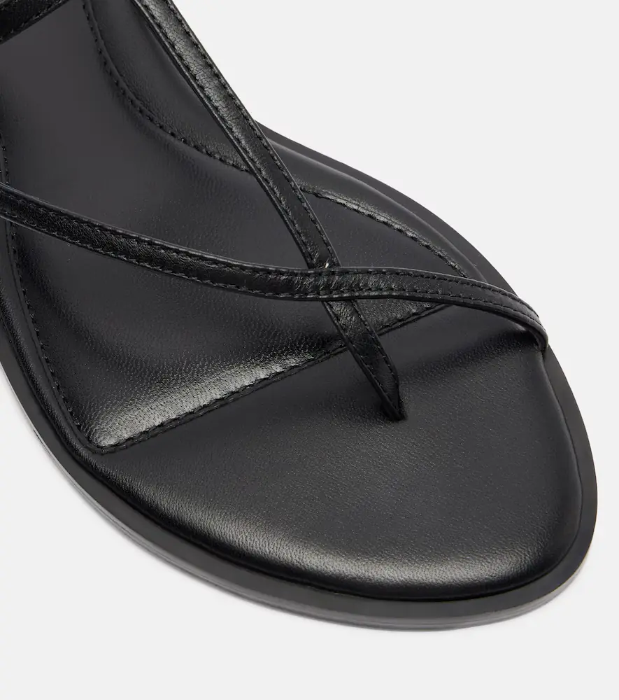 A Emery A. Emery Cyrus leather thong sandals | Thumbnail 2