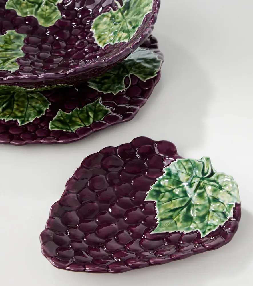 Bordallo Pinheiro Grapes set of 4 earthenware dessert plates | Thumbnail 2