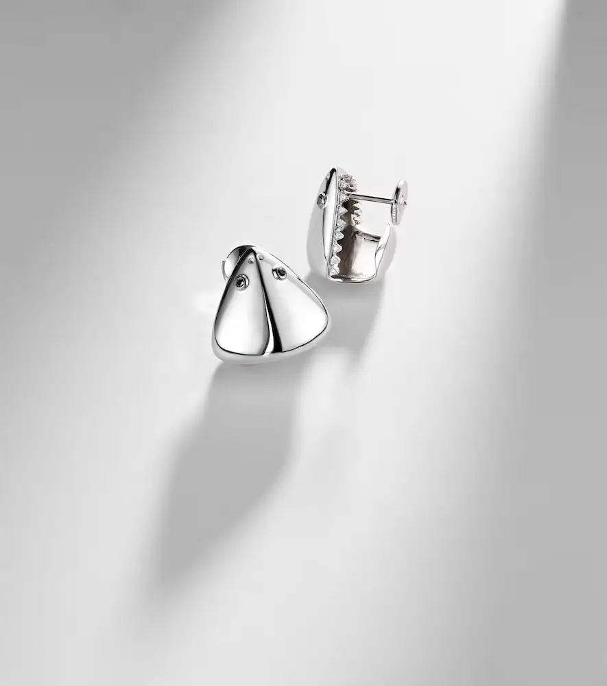Yvonne Léon Requin 9kt white gold earrings with diamonds | Thumbnail 5 Yvonne Léon Requin 9kt white gold earrings with diamonds | Thumbnail 5