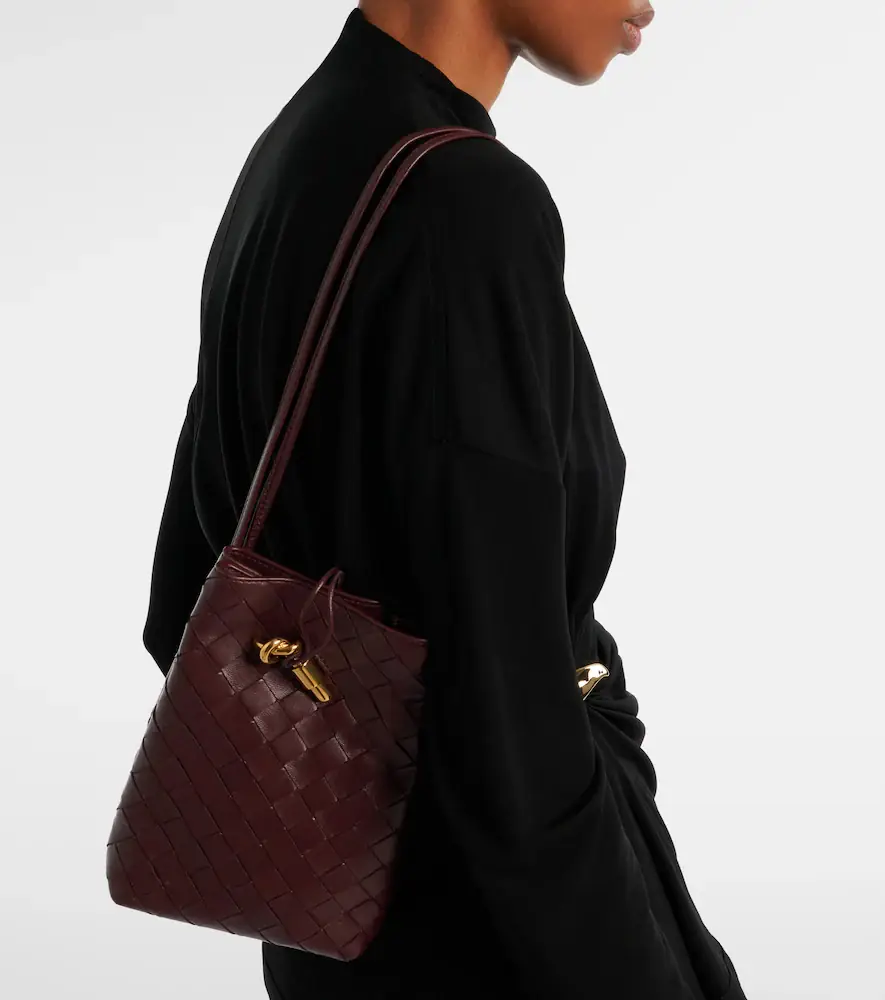 Bottega Veneta Andiamo Intrecciato leather phone pouch | Thumbnail 6 Bottega Veneta Andiamo Intrecciato leather phone pouch | Thumbnail 6