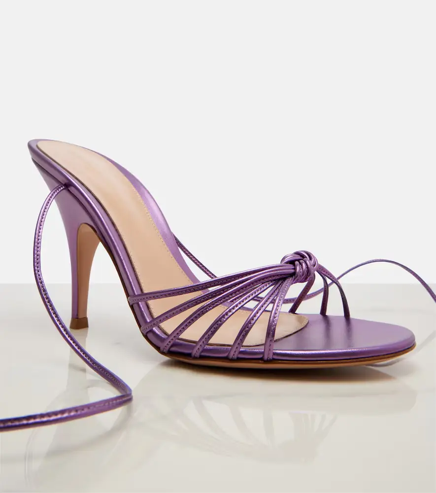 Gianvito Rossi Malé metallic leather sandals | Thumbnail 3