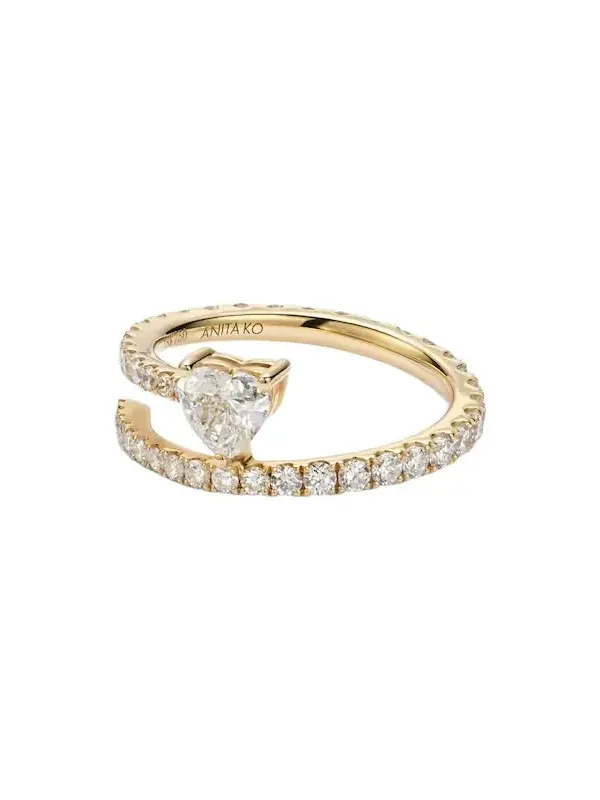 18kt gold ring with diamonds