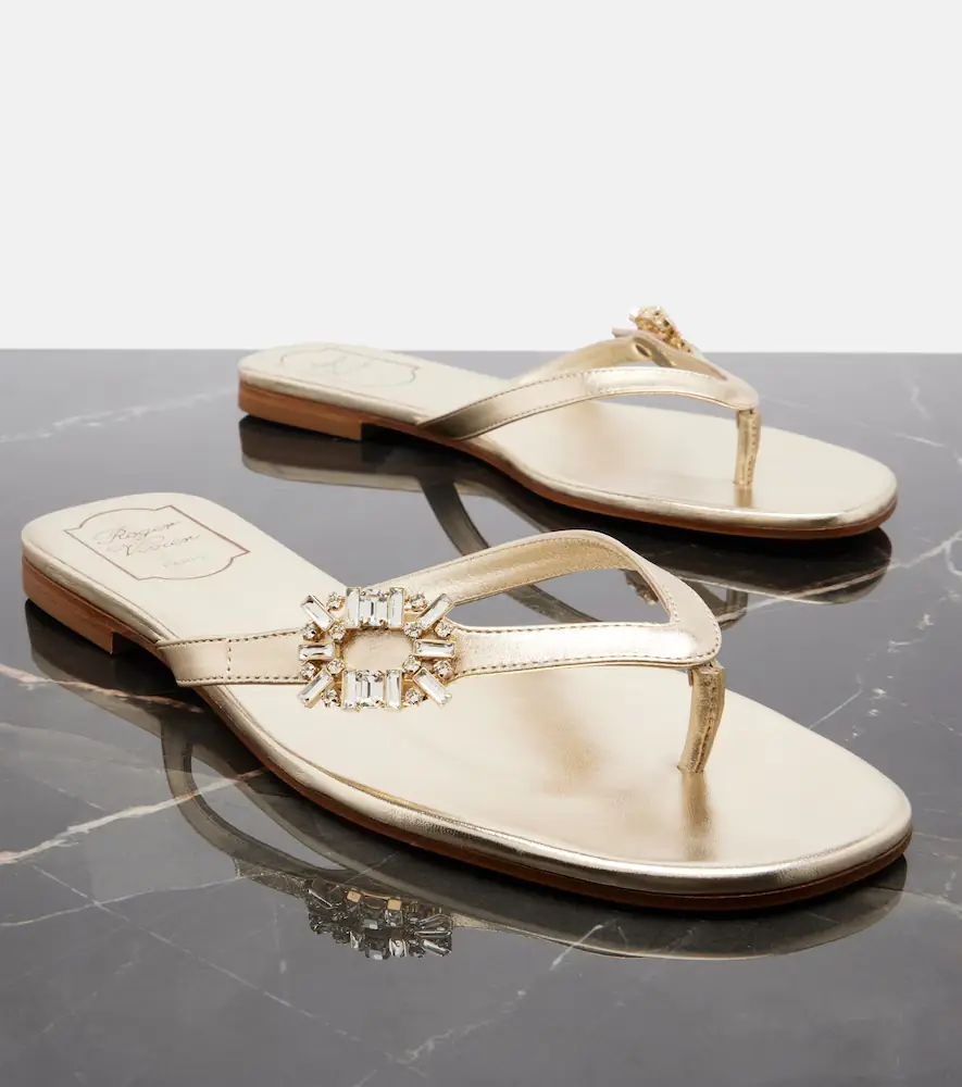 Roger Vivier Embellished metallic leather thong sandals | Thumbnail 4