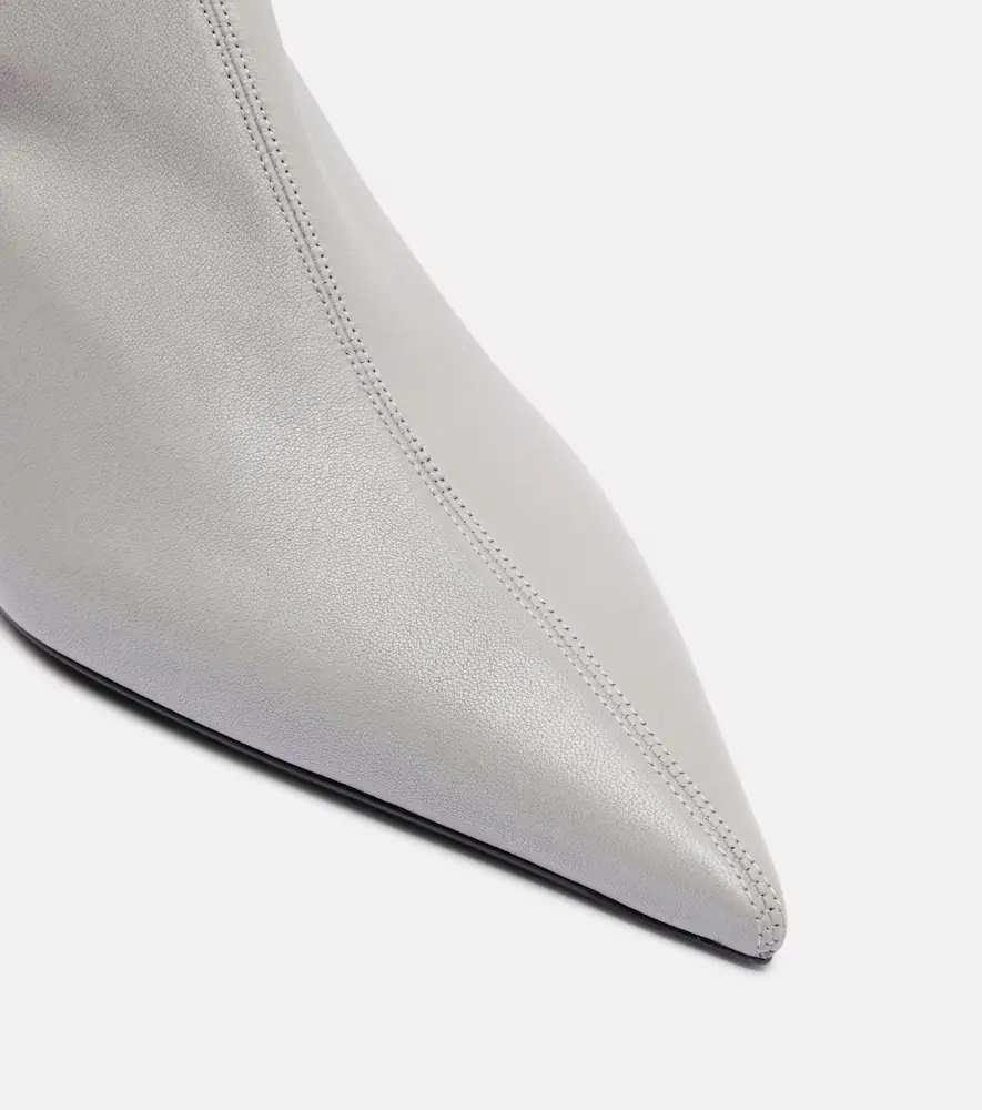 TOTEME Leather ankle boots | Thumbnail 2
