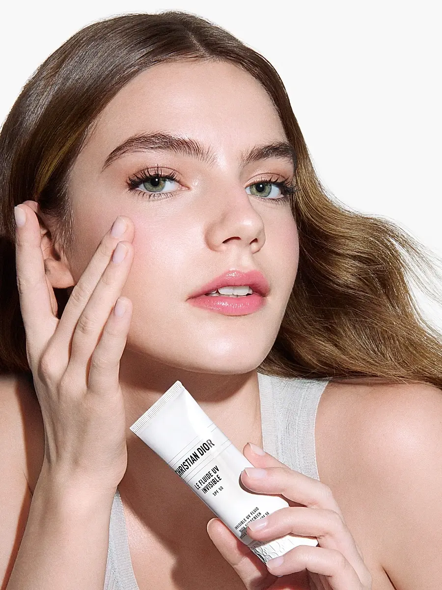 Dior Le Fluide UV Invisible Sunscreen SPF 50 | Thumbnail 5 Dior Le Fluide UV Invisible Sunscreen SPF 50 | Thumbnail 5