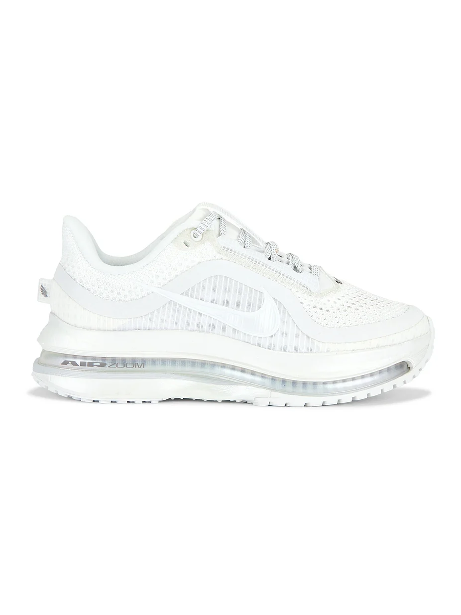 Pegasus Premium ESS Sneaker
