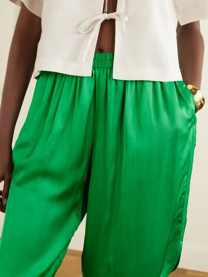 The Frankie Shop Nelis Lenzing™ Ecovero™-blend Satin Knee-lenght Shorts | Thumbnail 5 The Frankie Shop Nelis Lenzing™ Ecovero™-blend Satin Knee-lenght Shorts | Thumbnail 5