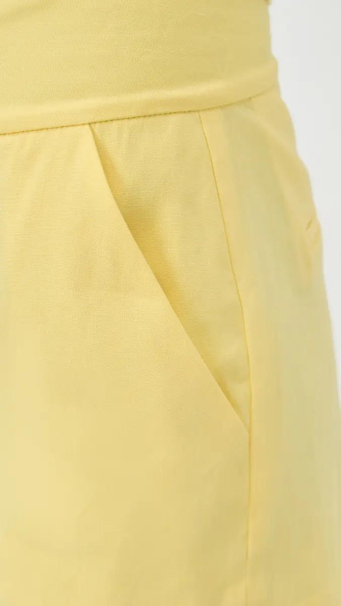 ALICE + OLIVIA Donald High Rise Shorts Butter | Thumbnail 6 ALICE + OLIVIA Donald High Rise Shorts Butter | Thumbnail 6