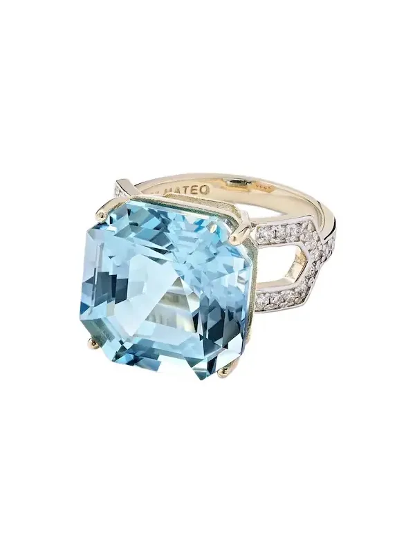 14kt gold ring with topaz and diamonds 14kt gold ring with topaz and diamonds