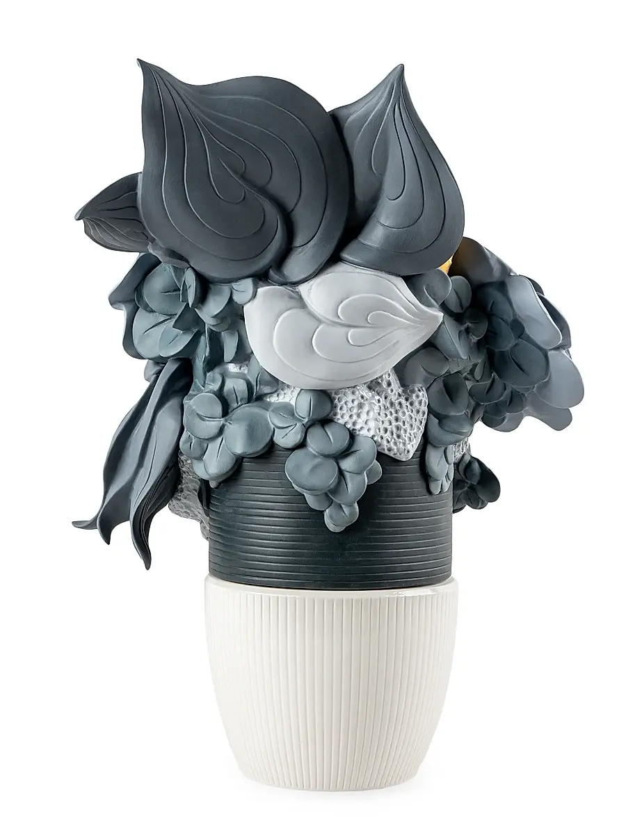 Lladro Vase With Flowers Porcelain Figurine | Thumbnail 3 Lladro Vase With Flowers Porcelain Figurine | Thumbnail 3