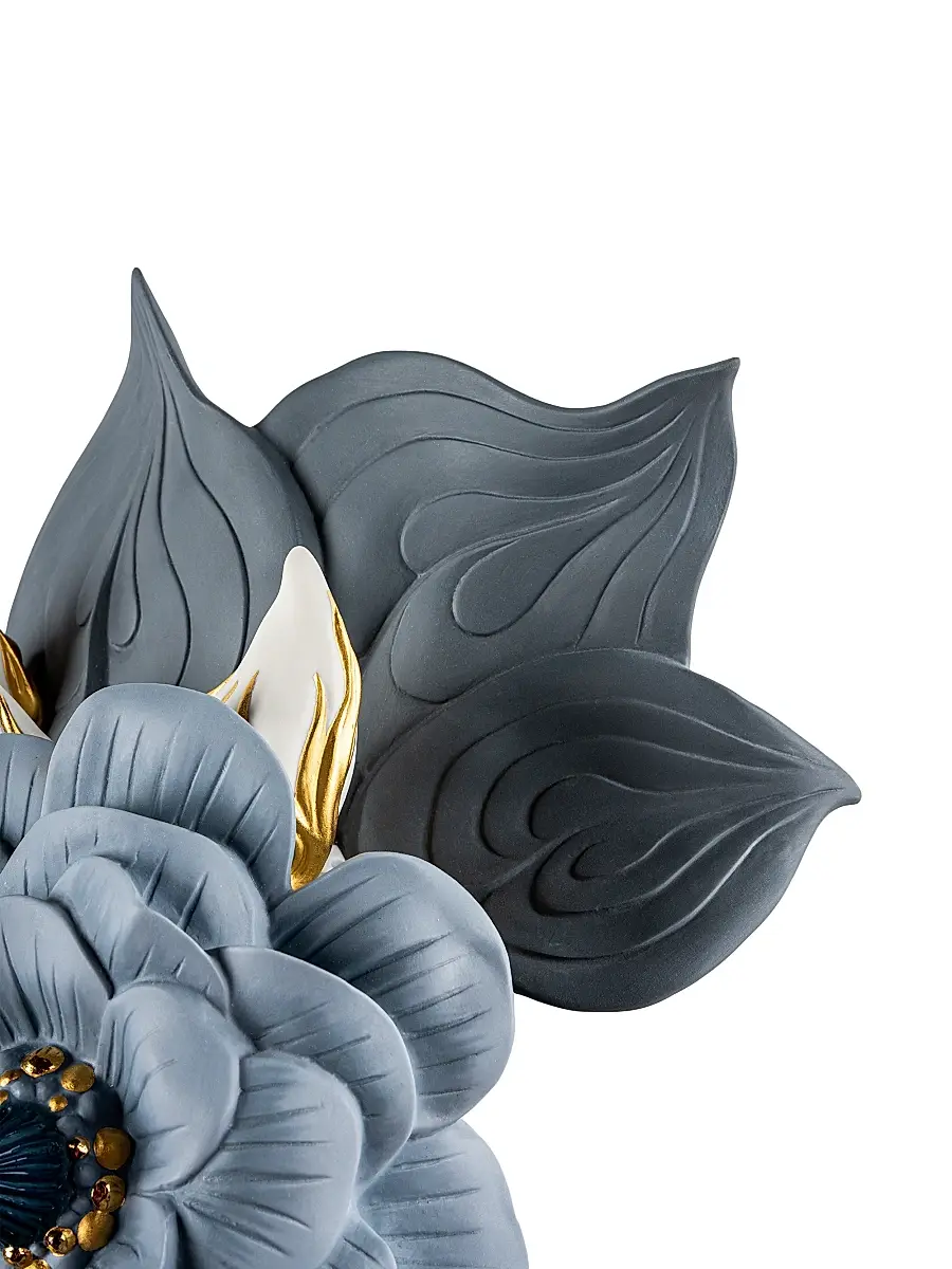 Lladro Vase With Flowers Porcelain Figurine | Thumbnail 6 Lladro Vase With Flowers Porcelain Figurine | Thumbnail 6
