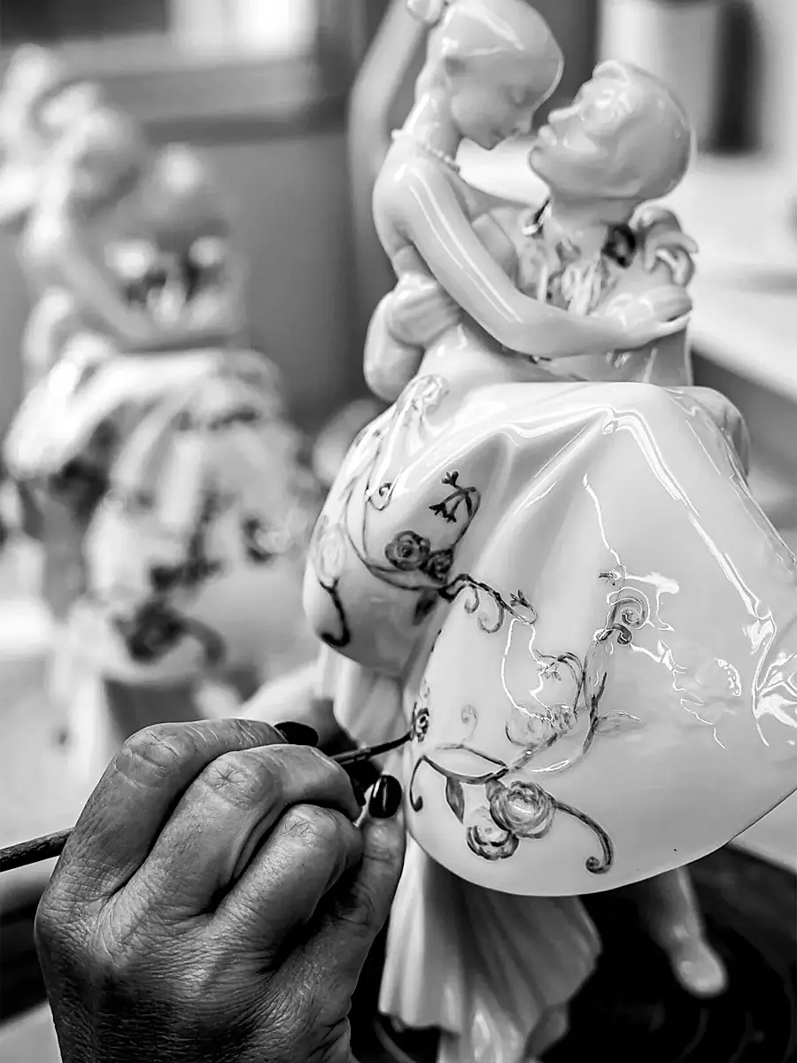 Lladro Re-Deco The Happiest Day Couple Porcelain Figurine | Thumbnail 5