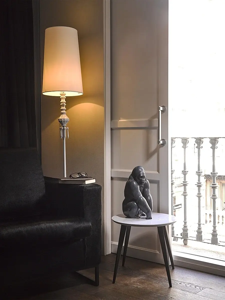 Lladro Darth Vader Porcelain Sculpture | Thumbnail 8 Lladro Darth Vader Porcelain Sculpture | Thumbnail 8