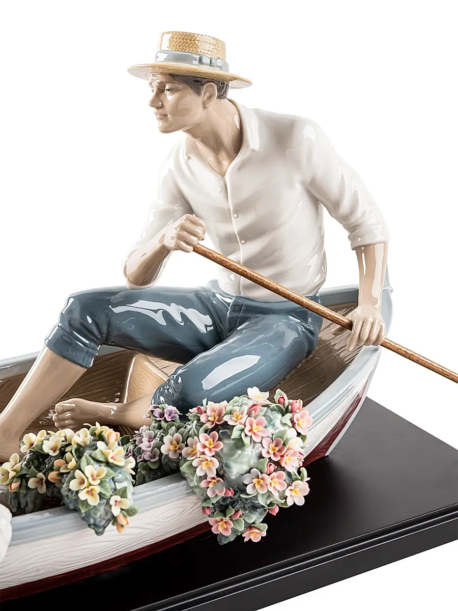 Lladro Romance On The Lake Figurine | Thumbnail 6