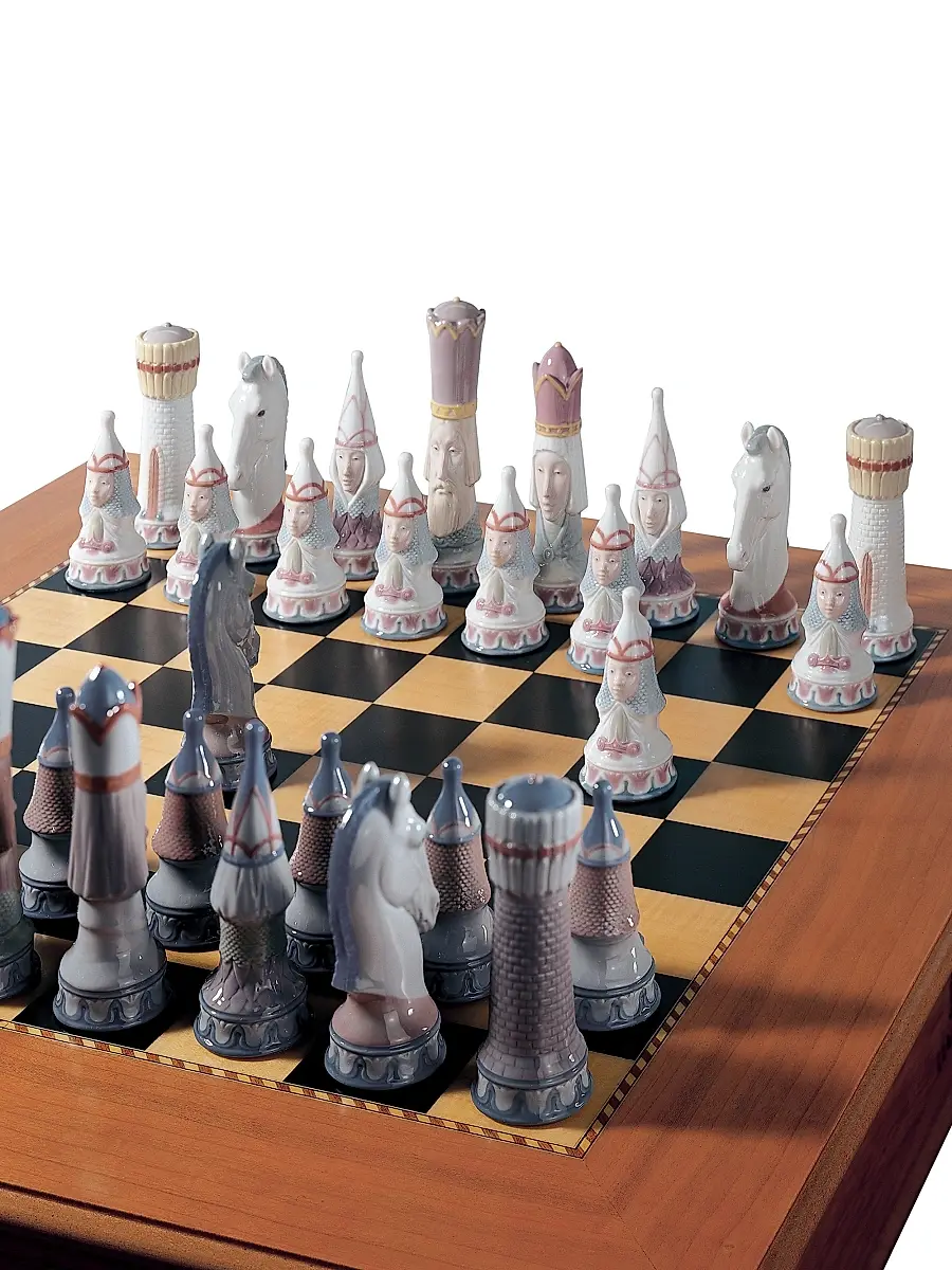 Lladro Medieval Chess Set | Thumbnail 2