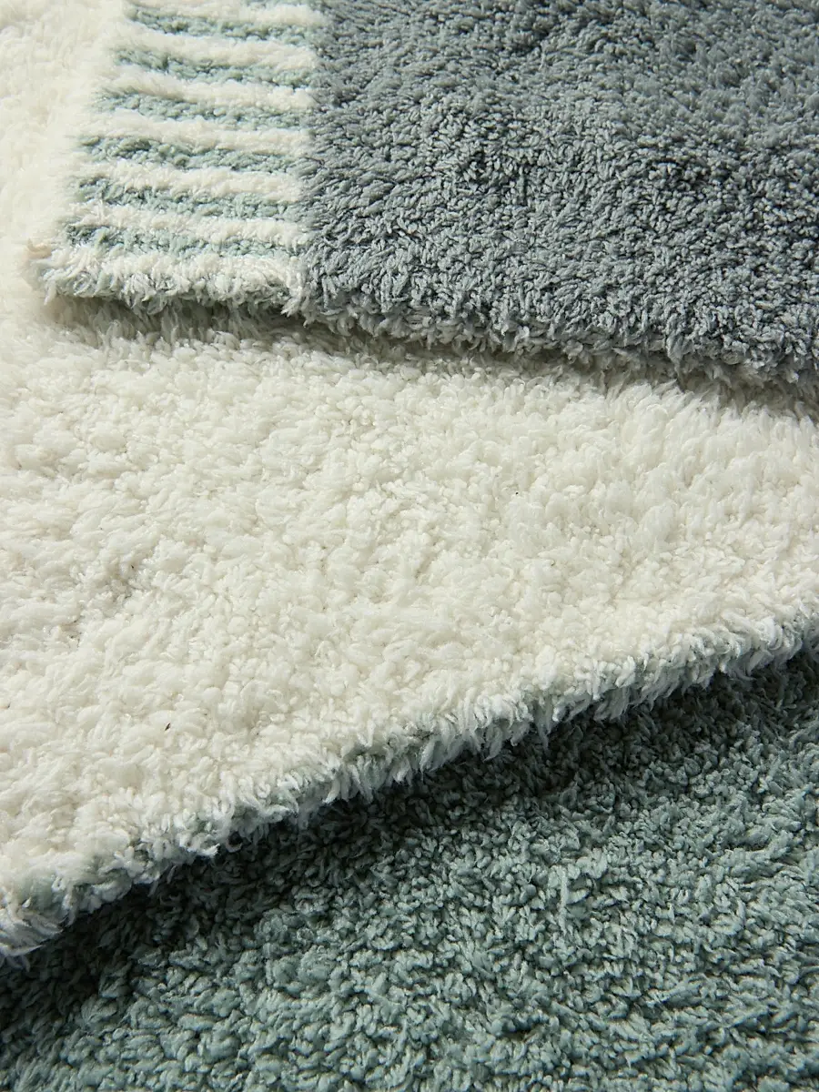 Barefoot Dreams Cozychic Cova Center Stripe Throw Blanket | Thumbnail 8