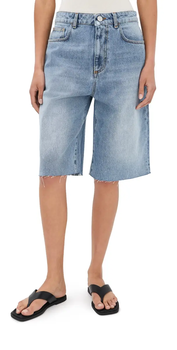 Róhe Baggy Fit Denim Shorts Classic Blue | Image 1 Róhe Baggy Fit Denim Shorts Classic Blue | Image 1