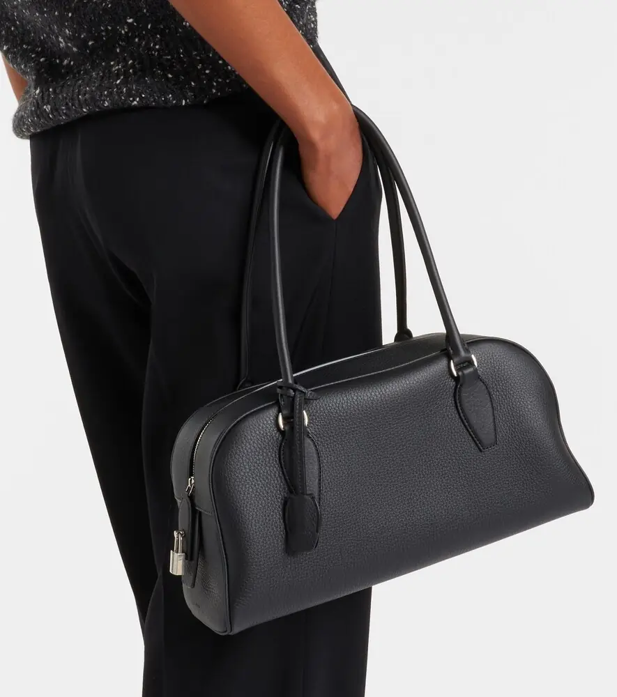The Row E/W India leather shoulder bag | Thumbnail 7