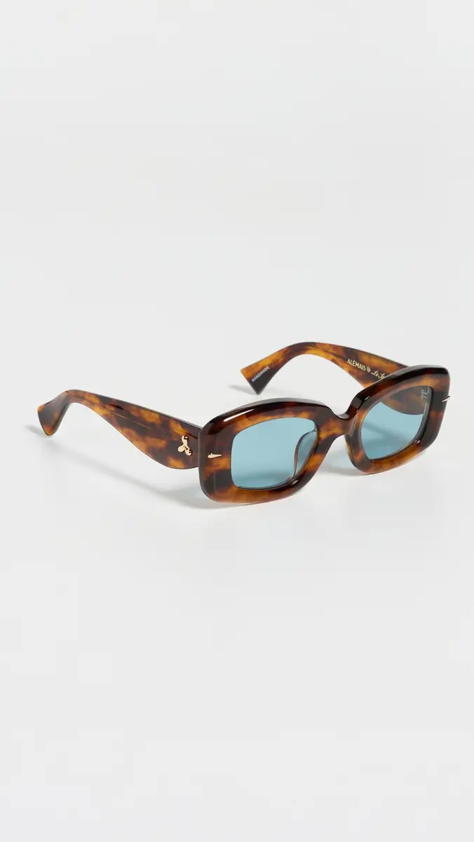 Le Specs x Alemais Celestina Sunglasses Haze Tortoiseshell One Size | Thumbnail 4 Le Specs x Alemais Celestina Sunglasses Haze Tortoiseshell One Size | Thumbnail 4