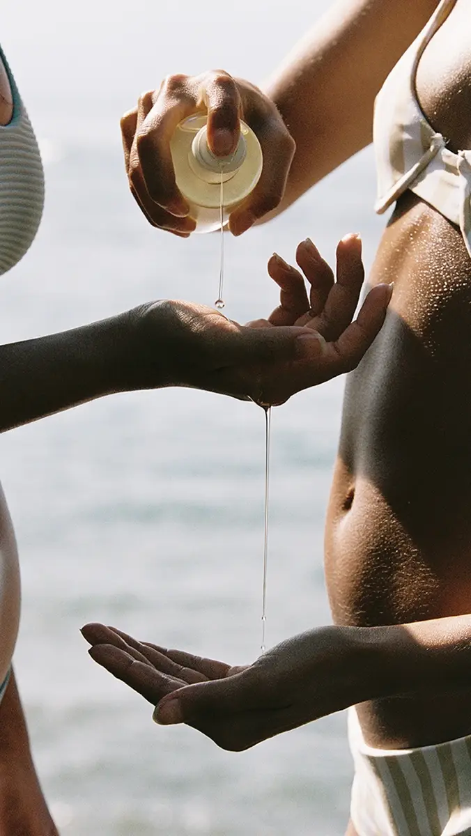 Oak Essentials Dew Body Oil No Color | Thumbnail 4 Oak Essentials Dew Body Oil No Color | Thumbnail 4