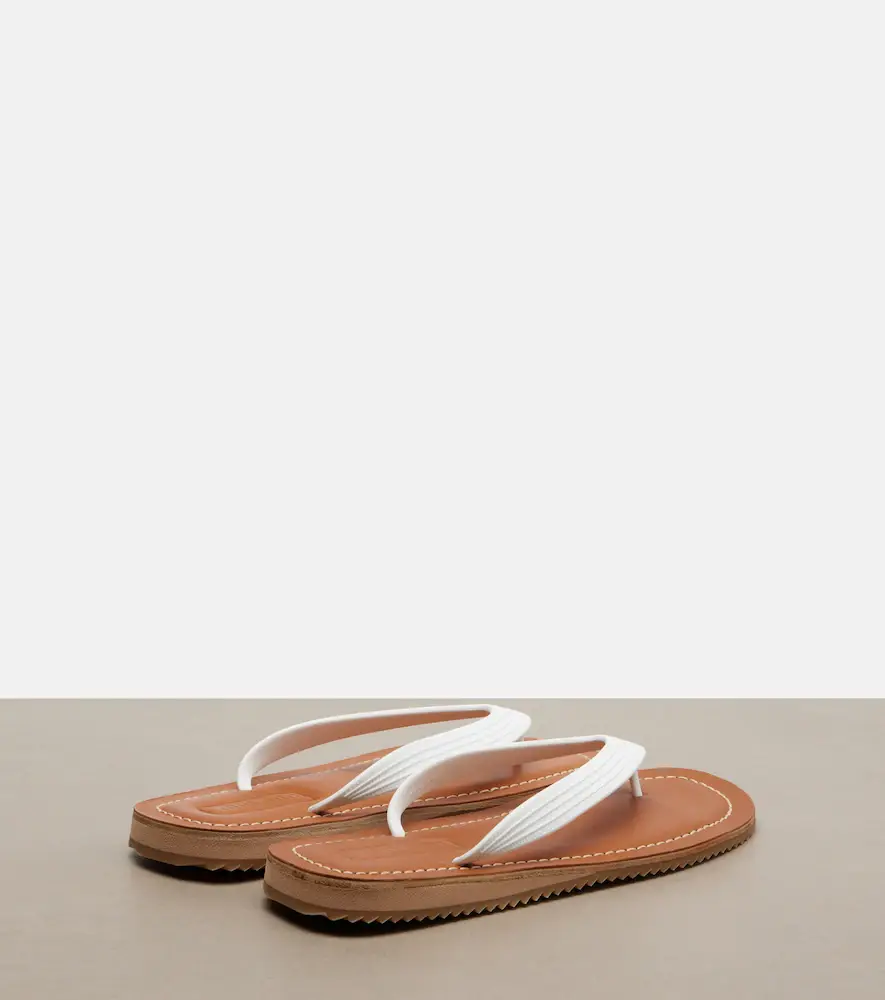 Miu Miu Embossed thong sandals | Thumbnail 2