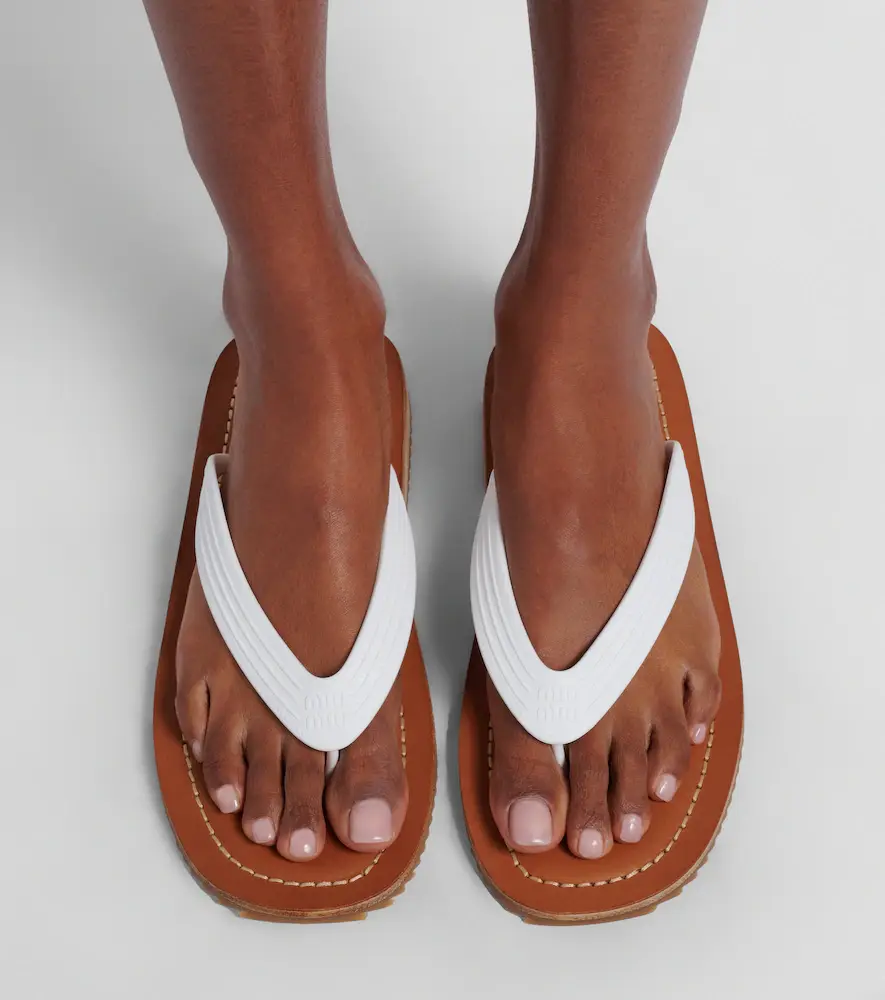Miu Miu Embossed thong sandals | Thumbnail 5
