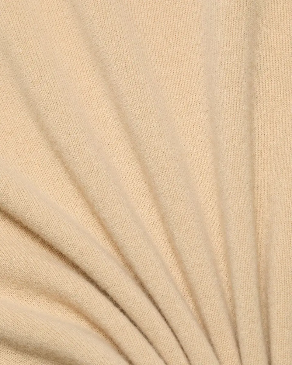 Toteme Classic Cashmere Crewneck Sweater | Thumbnail 6 Toteme Classic Cashmere Crewneck Sweater | Thumbnail 6