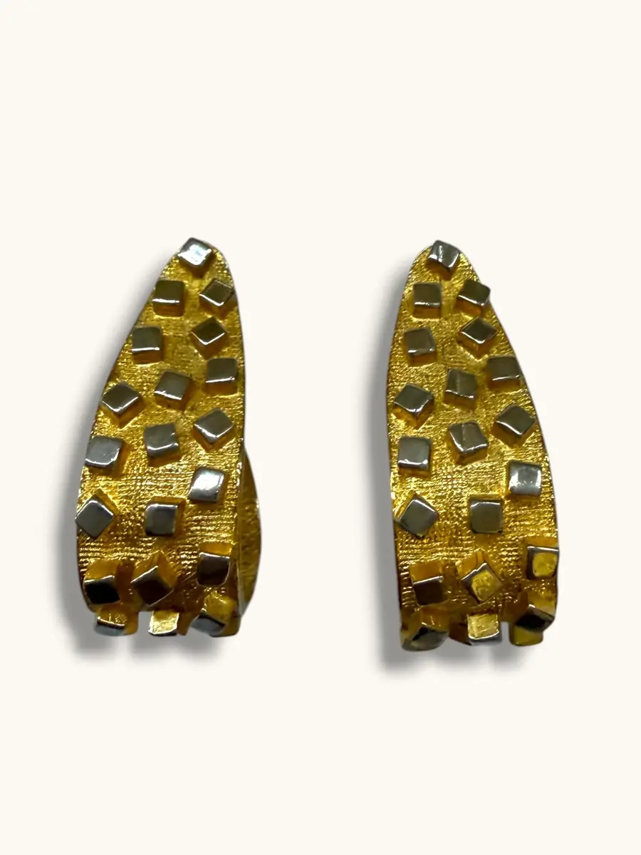 Jen Wonders Studio Sculptural Hoop Earrings | Thumbnail 4 Jen Wonders Studio Sculptural Hoop Earrings | Thumbnail 4