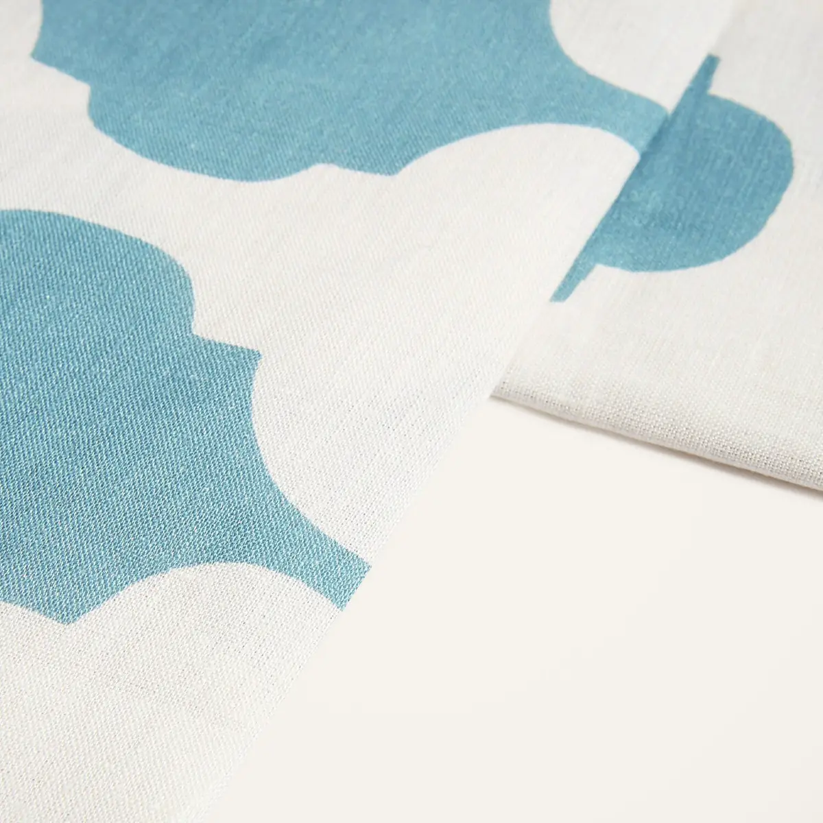 La DoubleJ Large Tablecloth | Thumbnail 2 La DoubleJ Large Tablecloth | Thumbnail 2