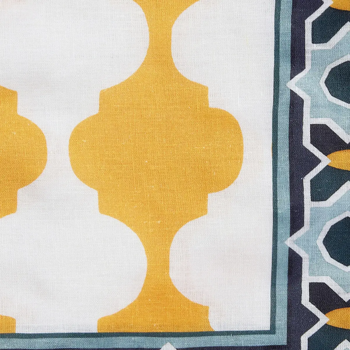 La DoubleJ Large Tablecloth | Thumbnail 3 La DoubleJ Large Tablecloth | Thumbnail 3