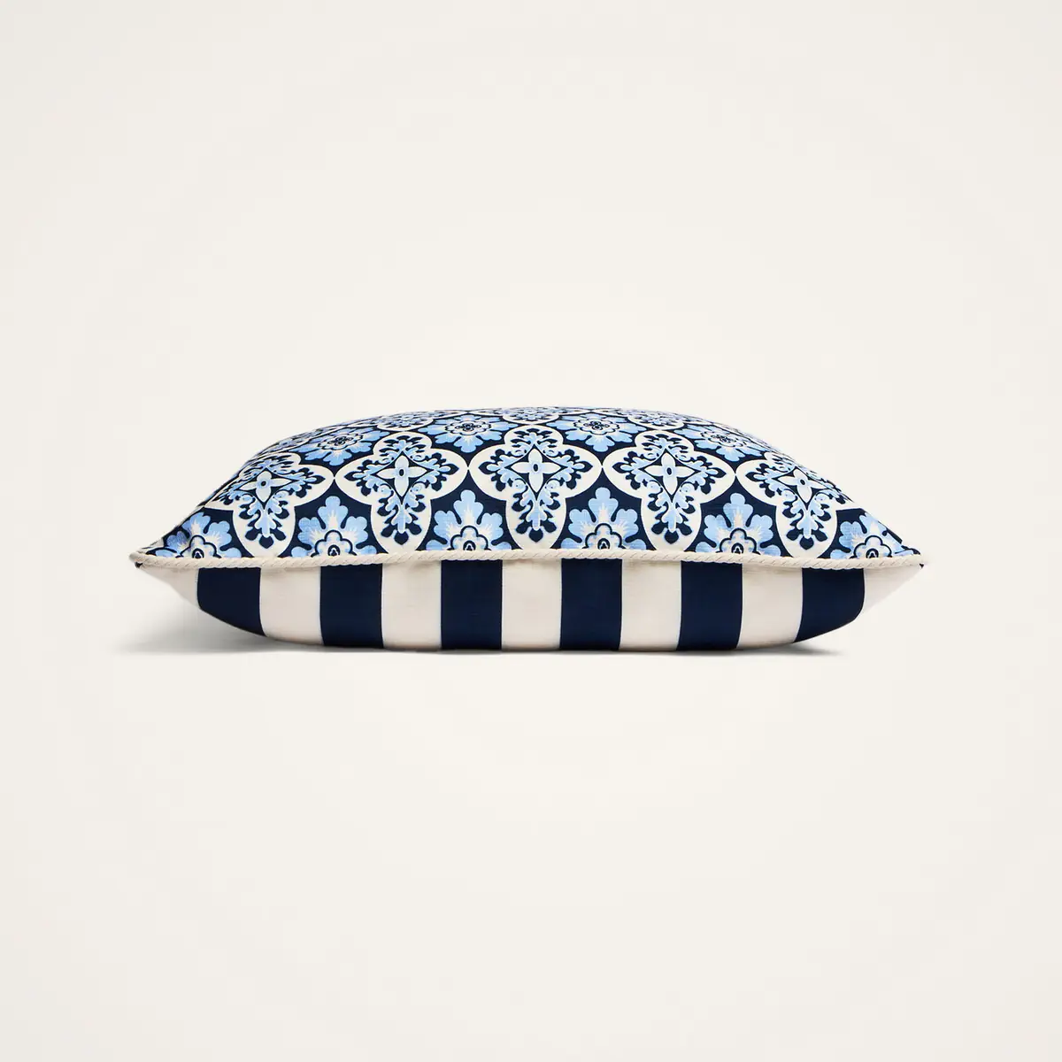 La DoubleJ Outdoor Cushion (60X60) | Thumbnail 4 La DoubleJ Outdoor Cushion (60X60) | Thumbnail 4