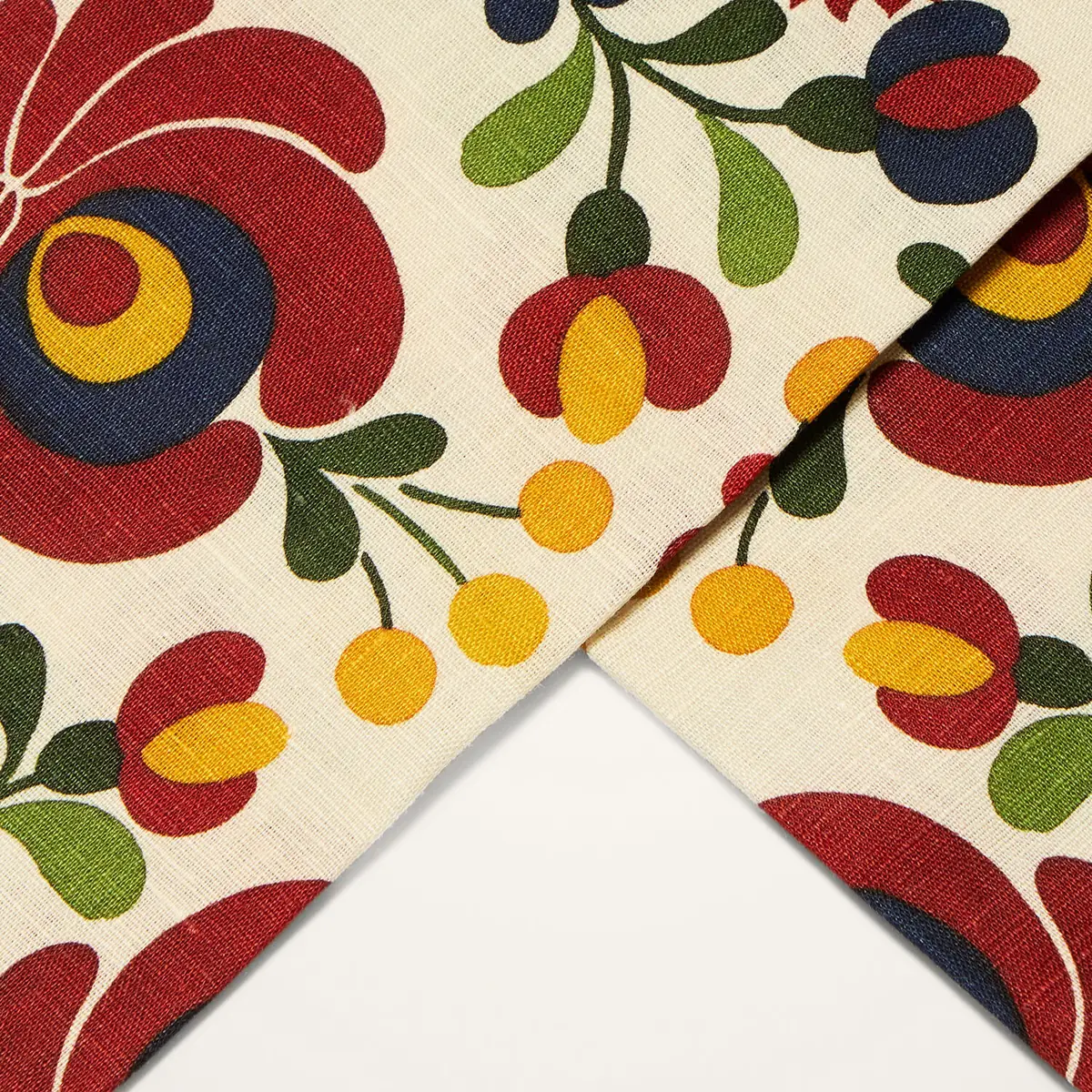 La DoubleJ Large Tablecloth | Thumbnail 3