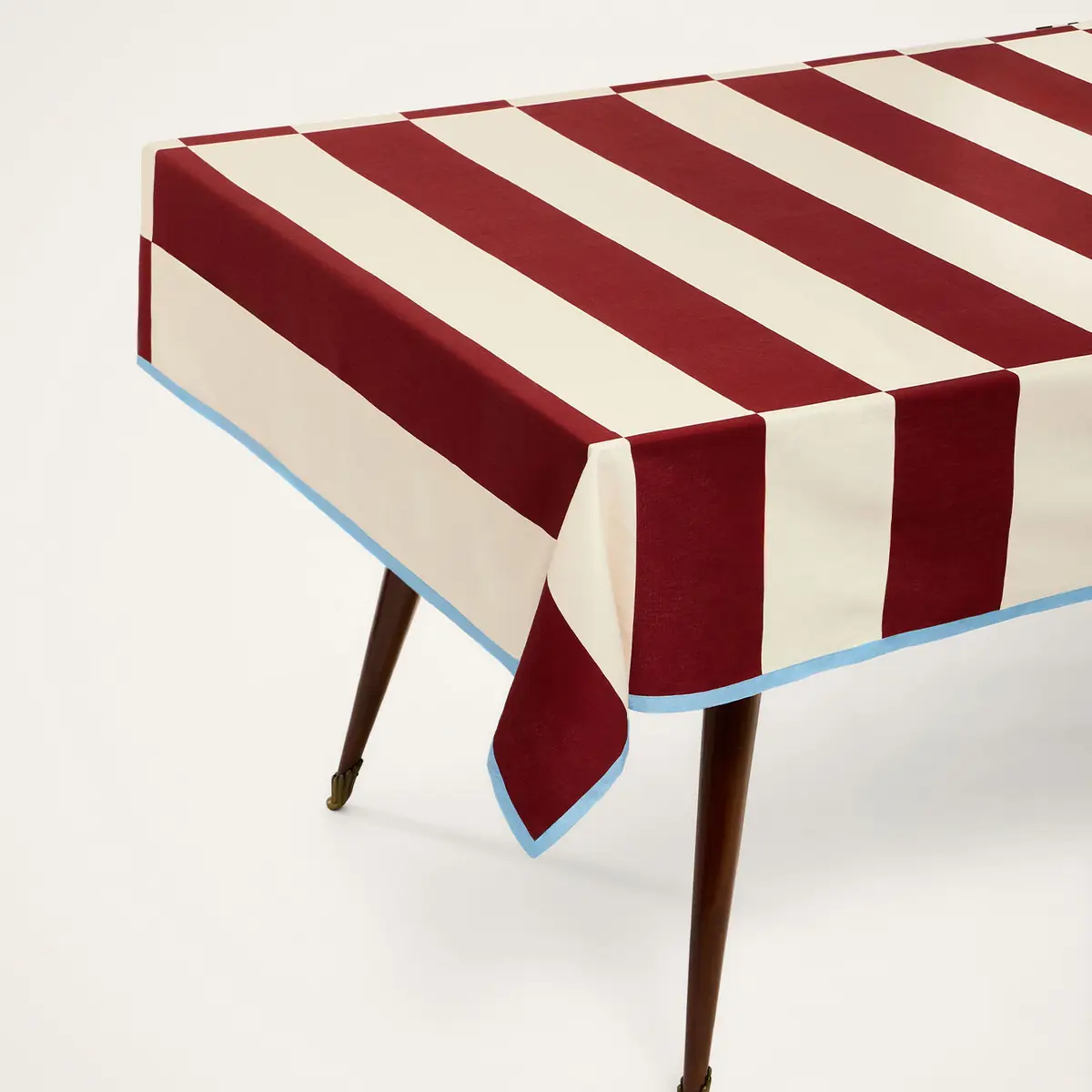 La DoubleJ Medium Tablecloth | Thumbnail 2