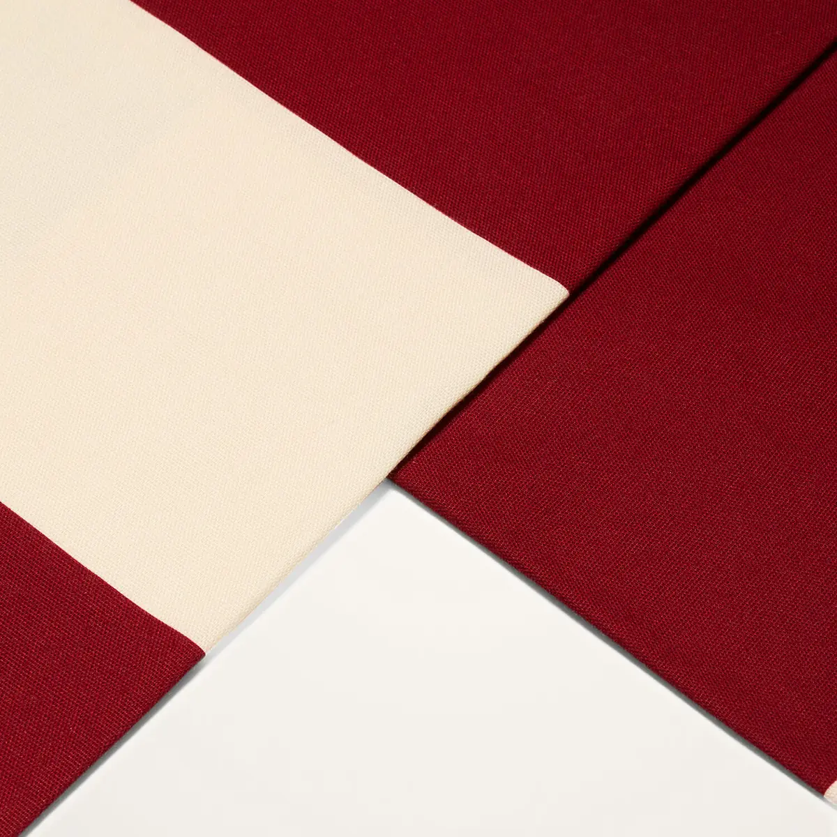 La DoubleJ Medium Tablecloth | Thumbnail 4