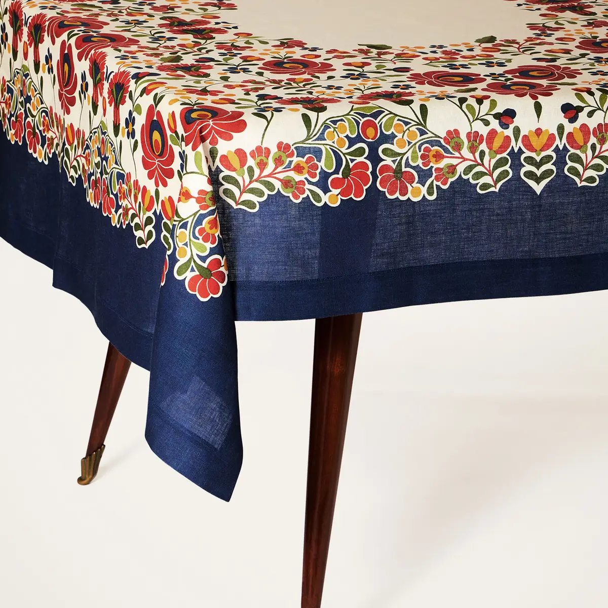 La DoubleJ Square Tablecloth | Thumbnail 2 La DoubleJ Square Tablecloth | Thumbnail 2