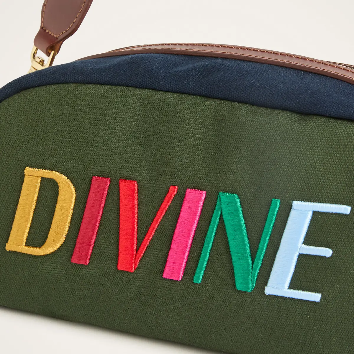La DoubleJ Divine Beauty Bag | Thumbnail 6