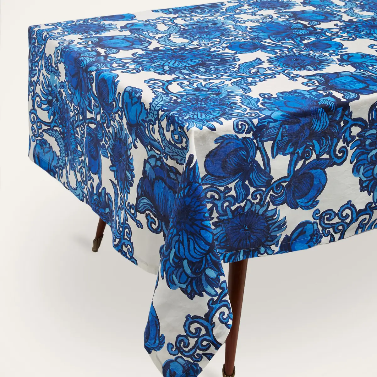 La DoubleJ Medium Tablecloth (180X280) | Thumbnail 2 La DoubleJ Medium Tablecloth (180X280) | Thumbnail 2