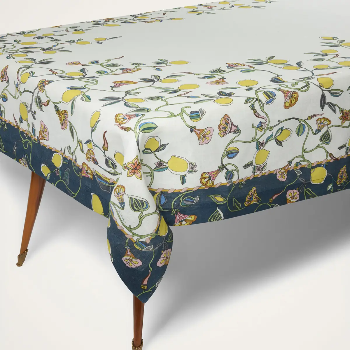 La DoubleJ Large Tablecloth | Thumbnail 4 La DoubleJ Large Tablecloth | Thumbnail 4