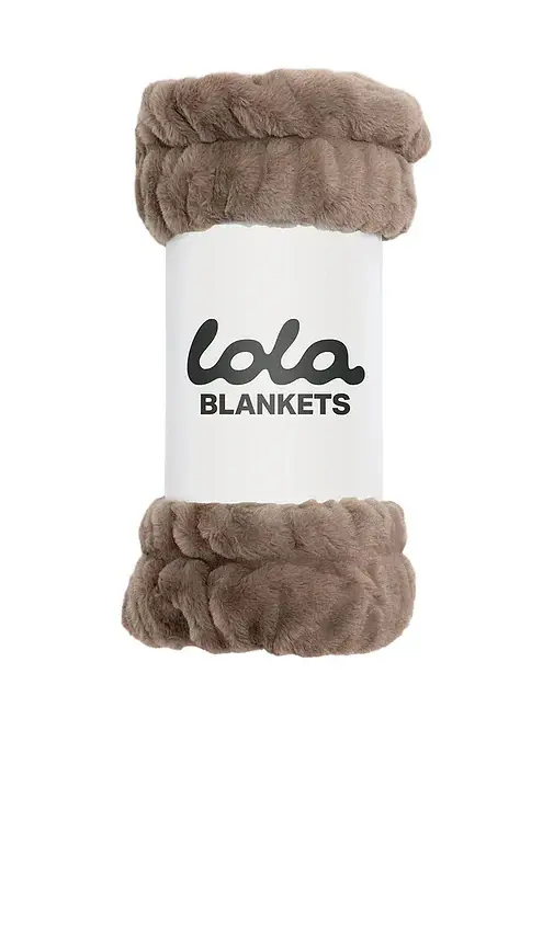 Lola Blankets The Pet Blanket