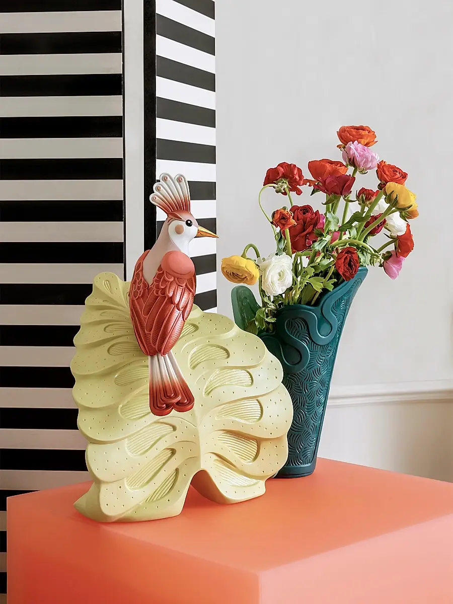 Lladro Utopical Porcelain Vase | Thumbnail 5 Lladro Utopical Porcelain Vase | Thumbnail 5