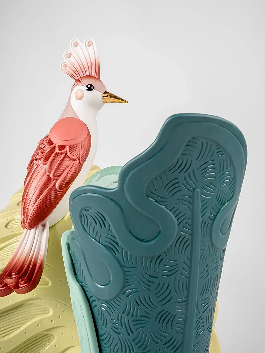 Lladro Utopical Porcelain Vase | Thumbnail 6 Lladro Utopical Porcelain Vase | Thumbnail 6