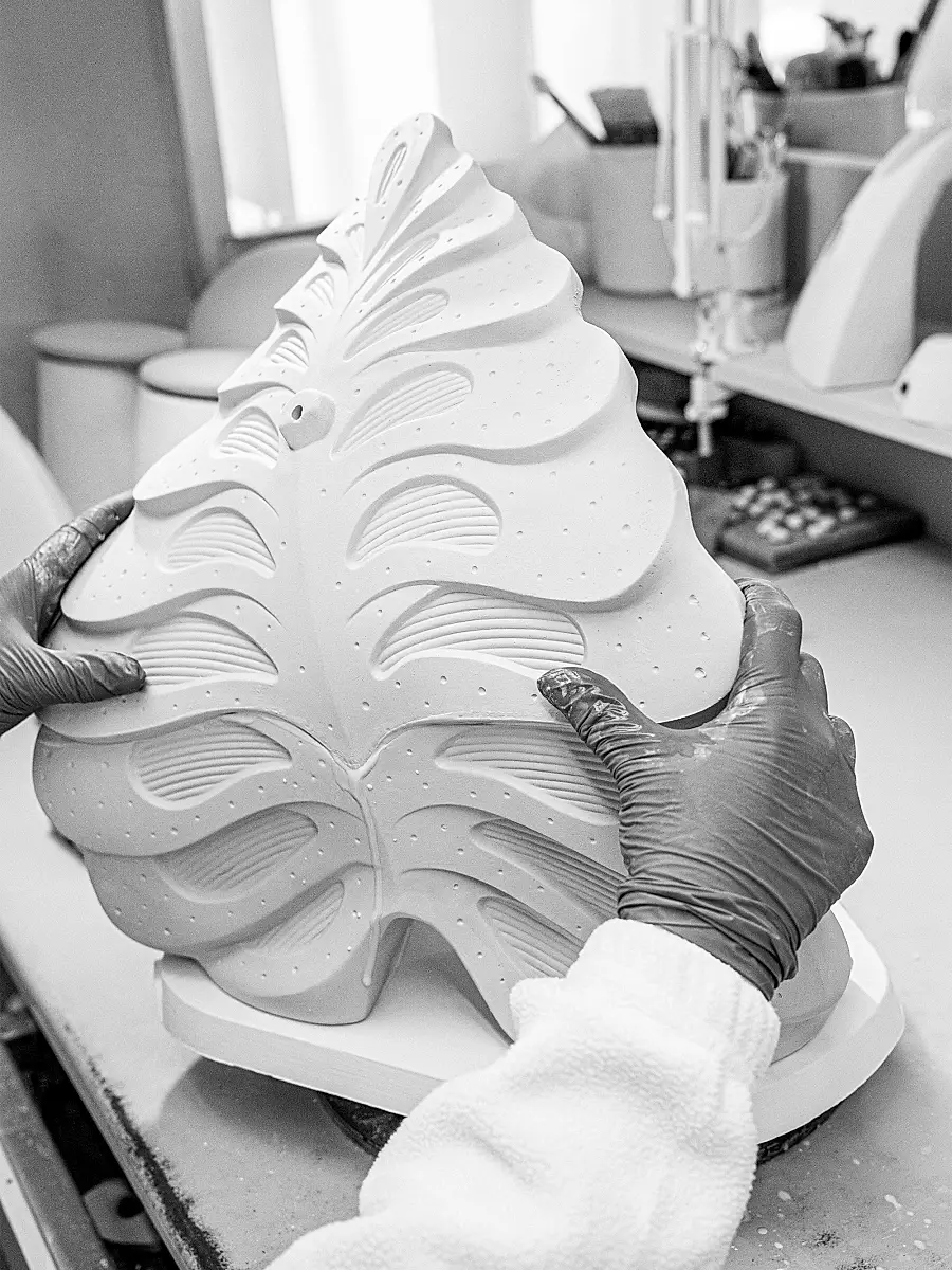 Lladro Utopical Porcelain Vase | Thumbnail 7 Lladro Utopical Porcelain Vase | Thumbnail 7