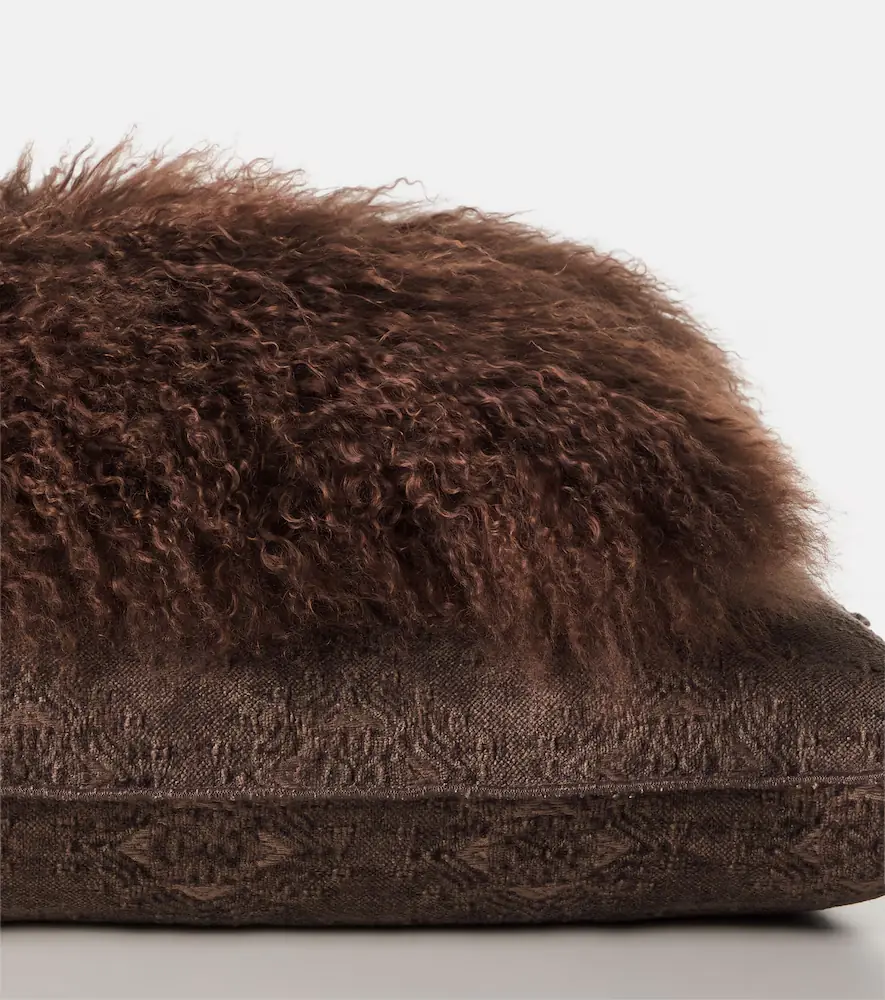 Maison de Vacances Shearling and linen cushion | Thumbnail 3