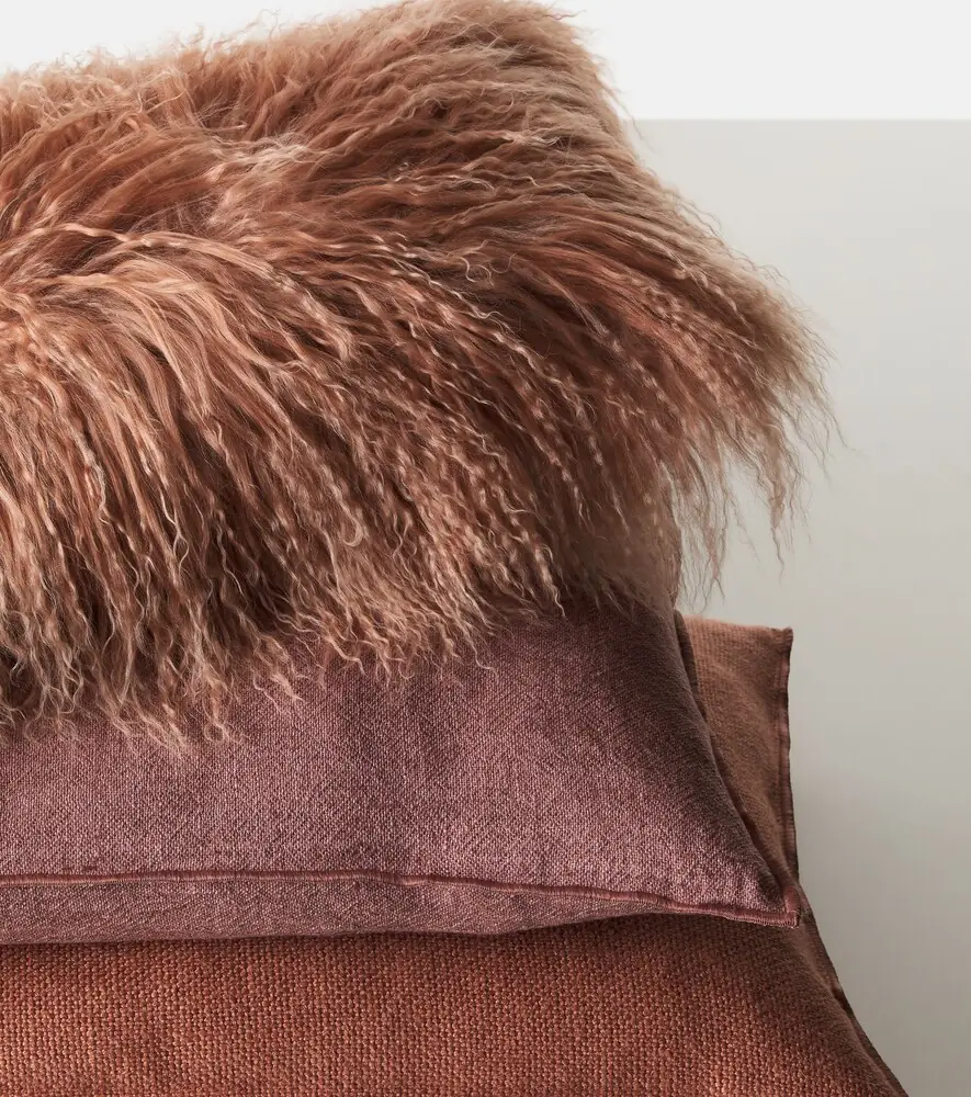 Maison de Vacances Shearling and linen cushion | Thumbnail 4
