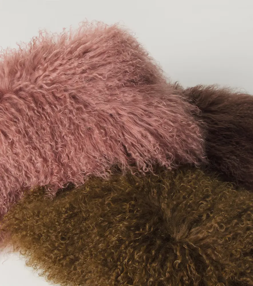 Maison de Vacances Reversible linen and shearling cushion | Thumbnail 3